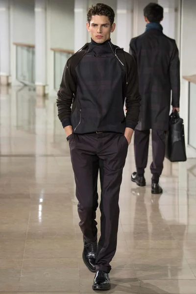 Look 30